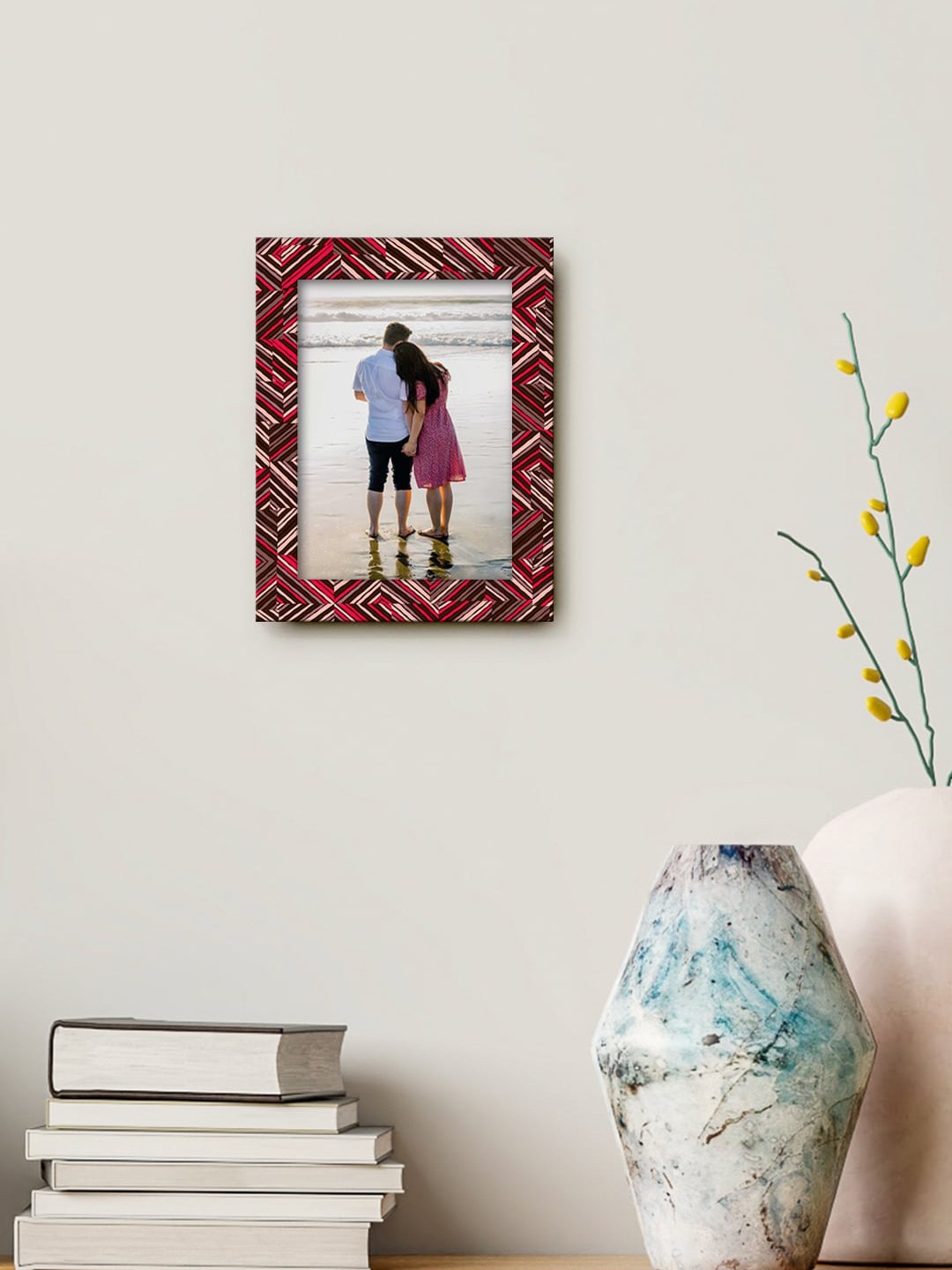 

999Store Red & White Abstract Pattern Rectangular Photo Frame