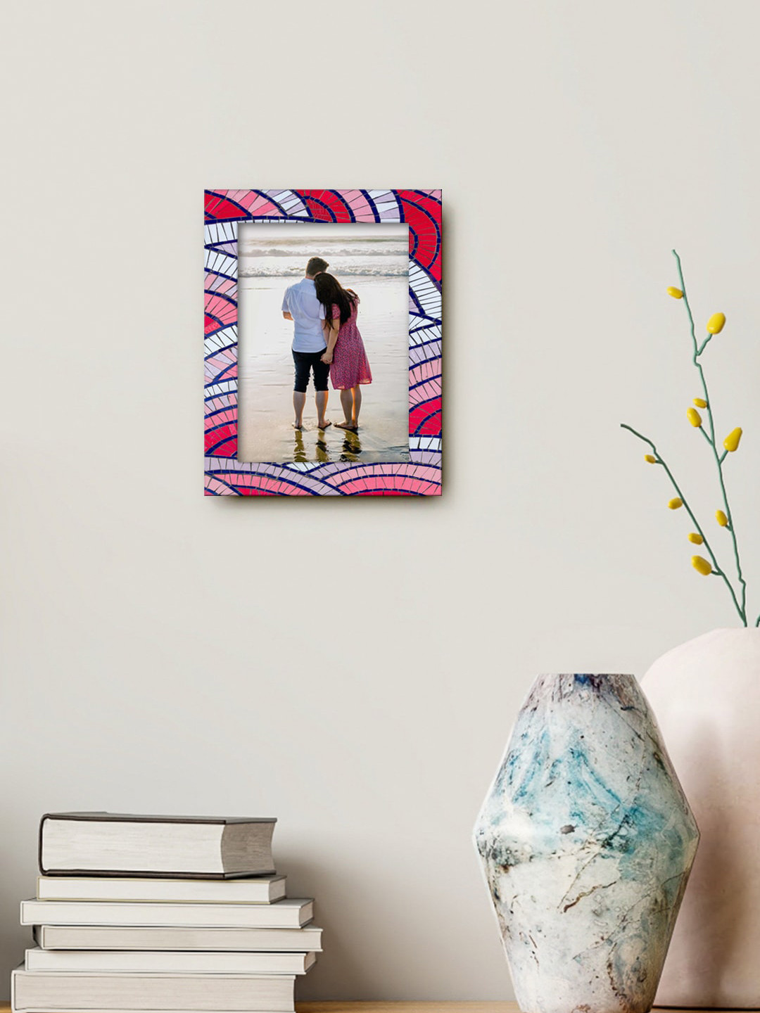 

999Store Red & White Rectangular Seamless Pattern Printed Photo Frame