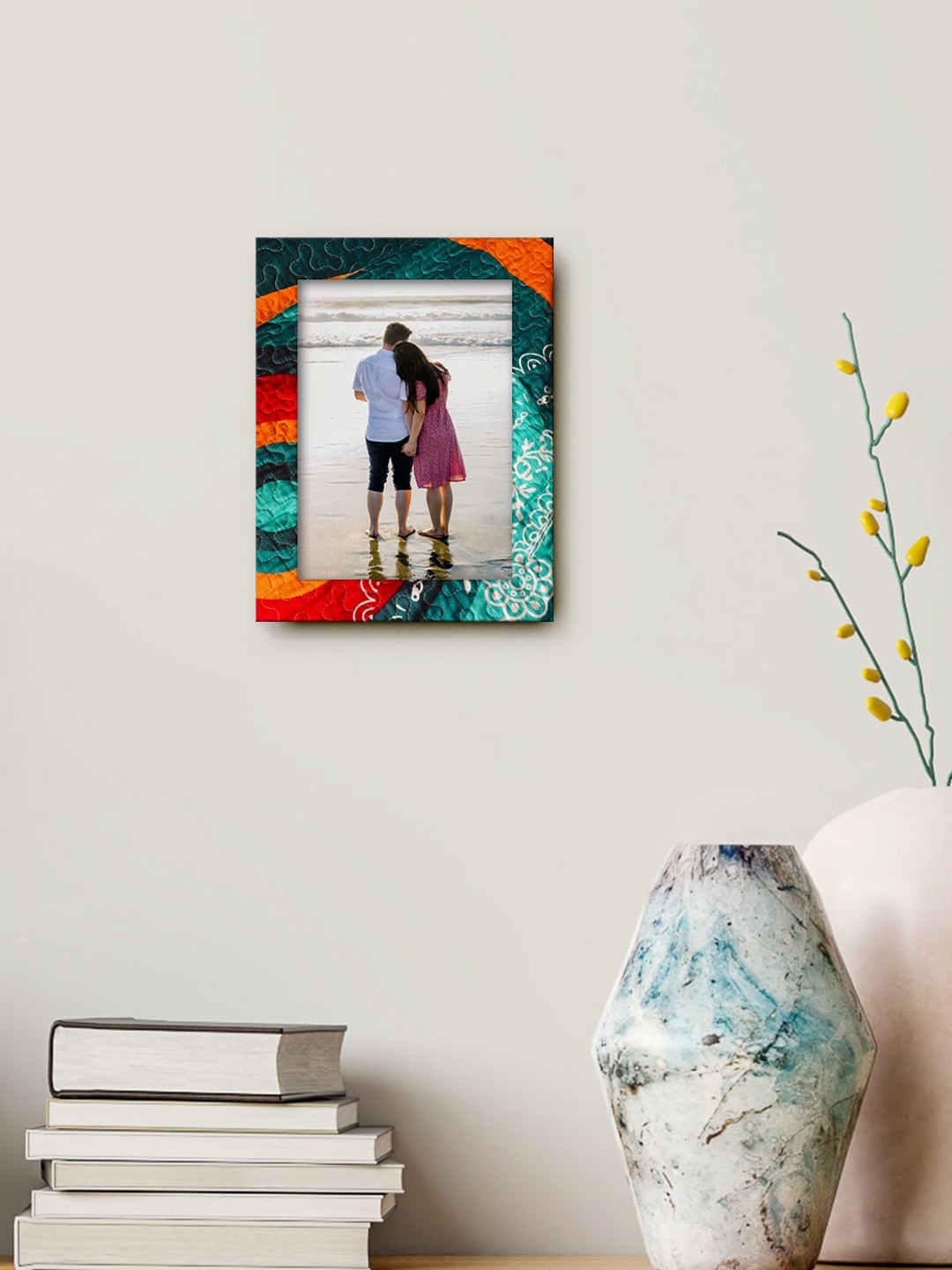 

999Store Green & Red Abstract Pattern Printed Rectangular MDF Photo Frame