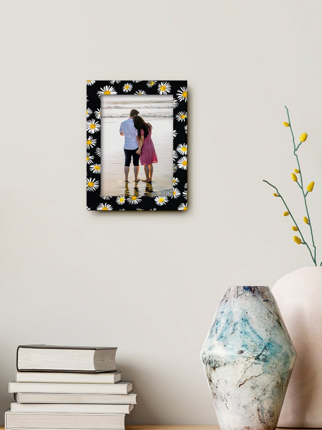 

999Store Black & White Floral Printed MDF Wall Photo Frame