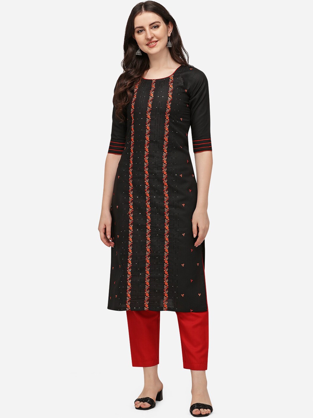 

SAADHVI Women Black & Red Floral Embroidered Thread Work Kurta