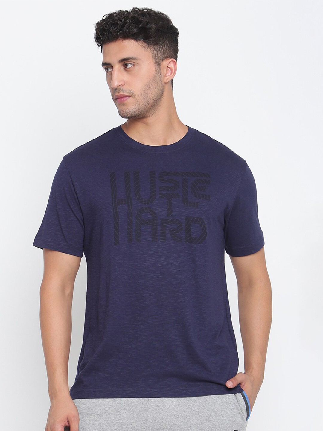 

Spolei Men Navy Blue Typography Printed Slim Fit T-shirt