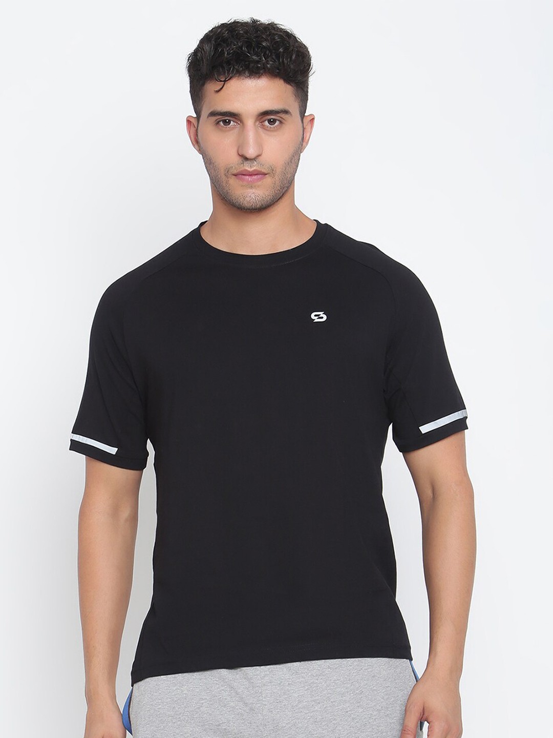 

Spolei Men Black Slim Fit T-shirt