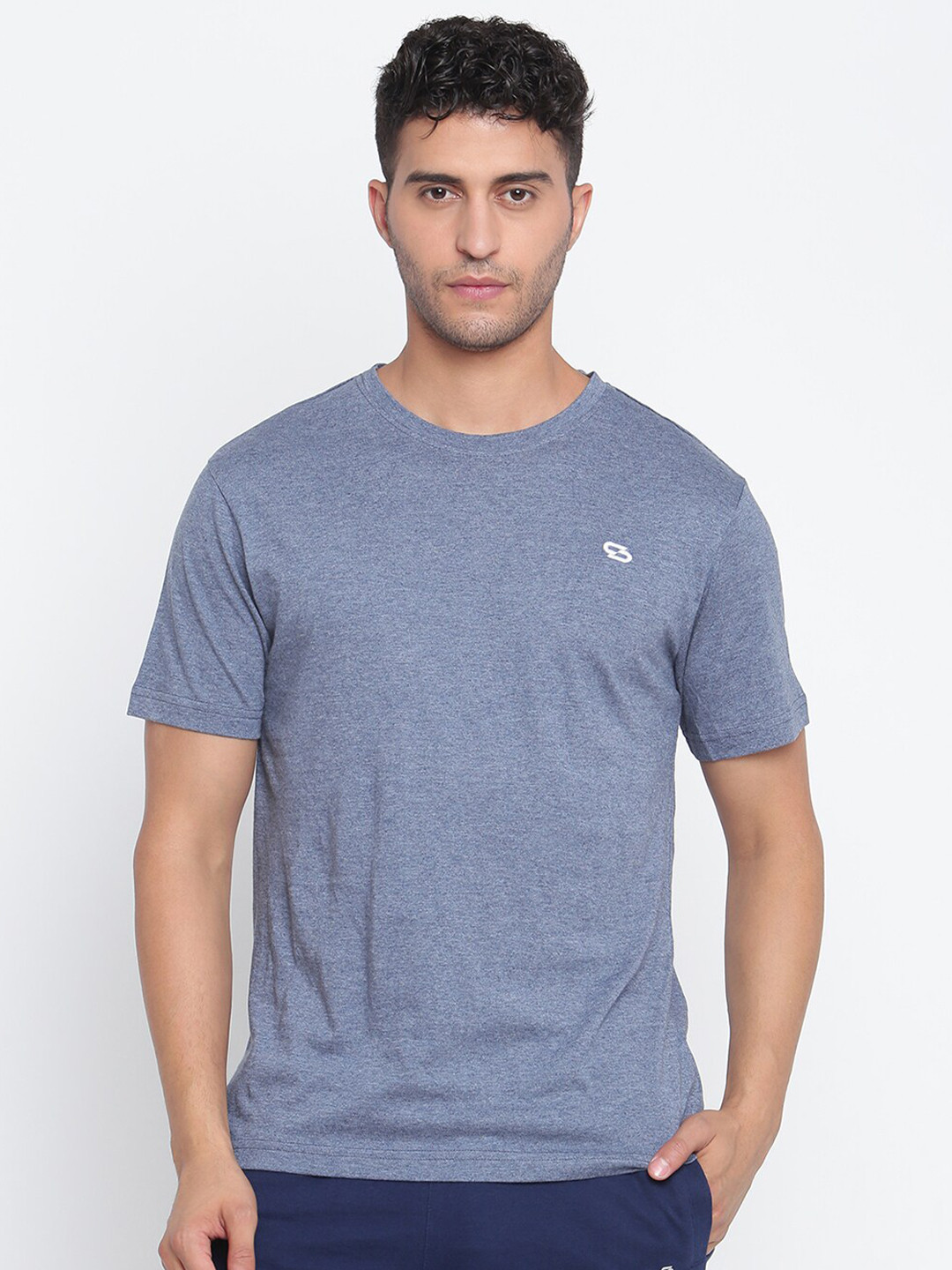 

Spolei Men Blue Solid Round Neck Slim Fit T-shirt