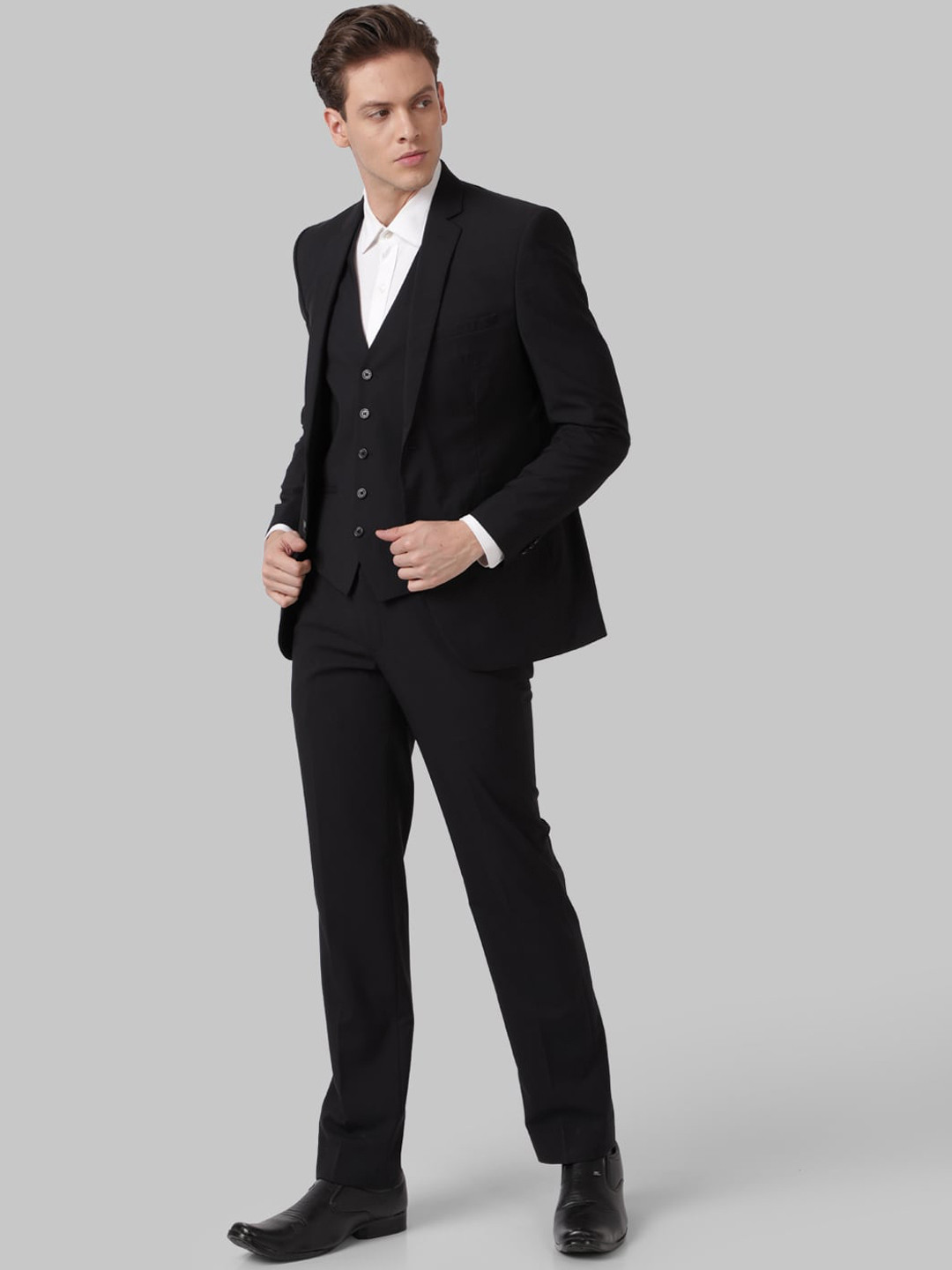 

Park Avenue Men Black Solid Super Slim-Fit 3 Piece Formal Suit