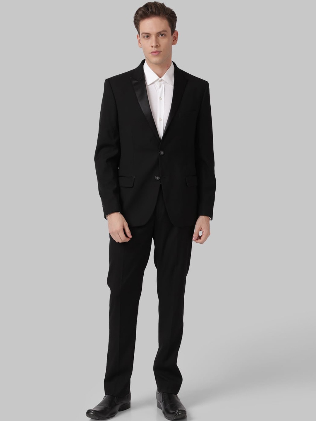 

Park Avenue Men Black Solid Single-Breasted Two-Piece Formal Suit