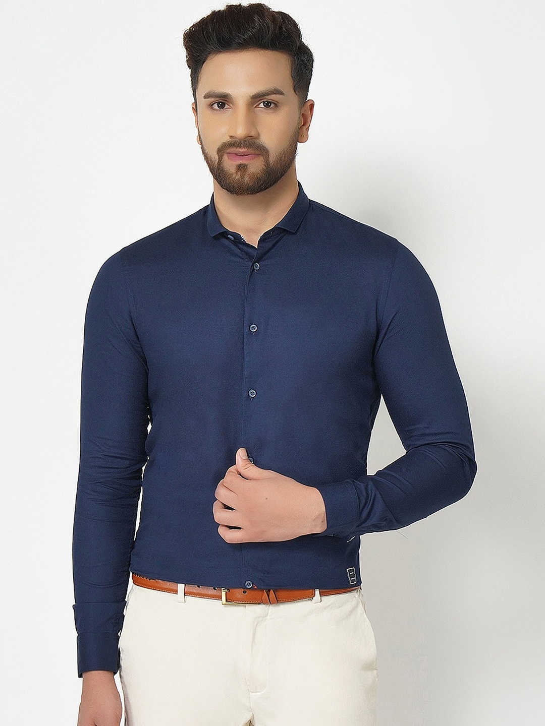 

Blackberrys Men Navy Blue Phoenix Skinny Fit Opaque Pure Cotton Formal Shirt