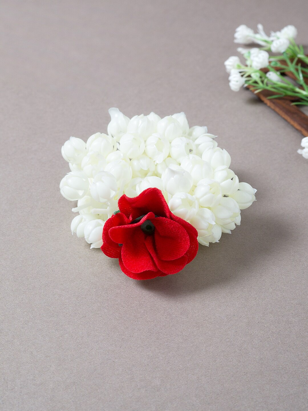 

Golden Peacock Women White & Red Artificial Jasmine Ponytail Holder