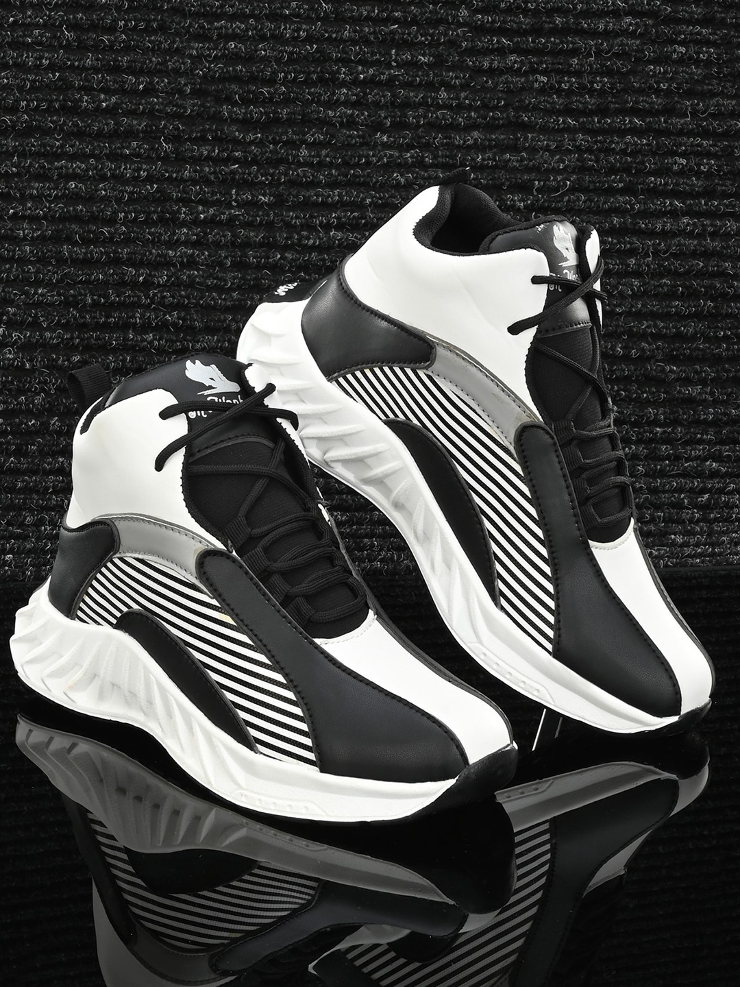 

mr wonker Men Black Striped High-Top Sneakers