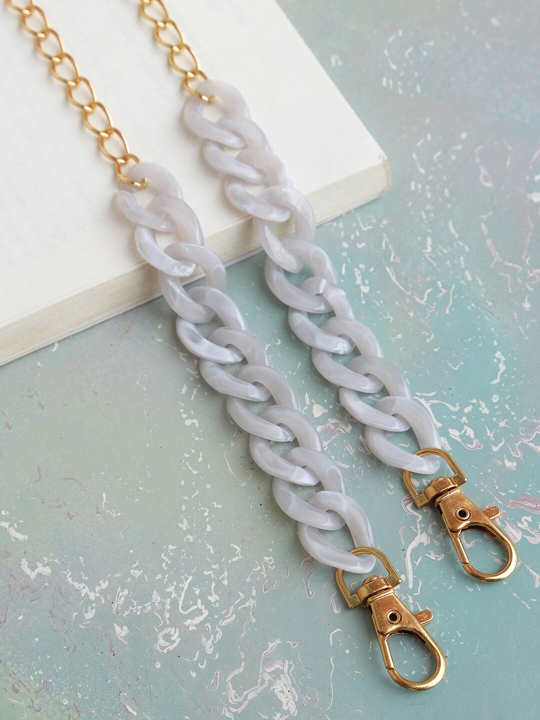 

Ayesha Acrylic Mask & Sunglass Chain, Gold