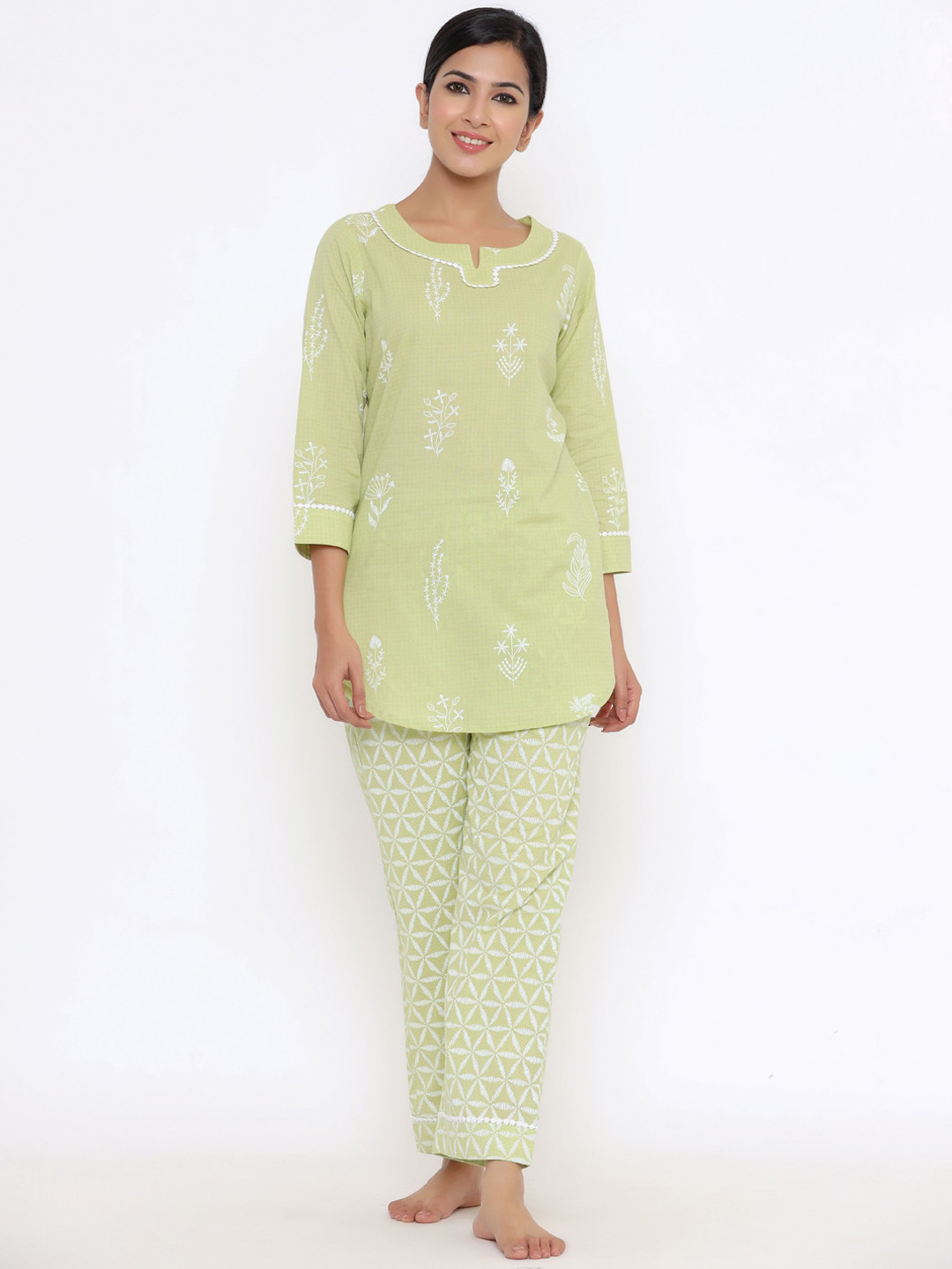

Indian Virasat Women Green & White Printed Pure Cotton Night suit
