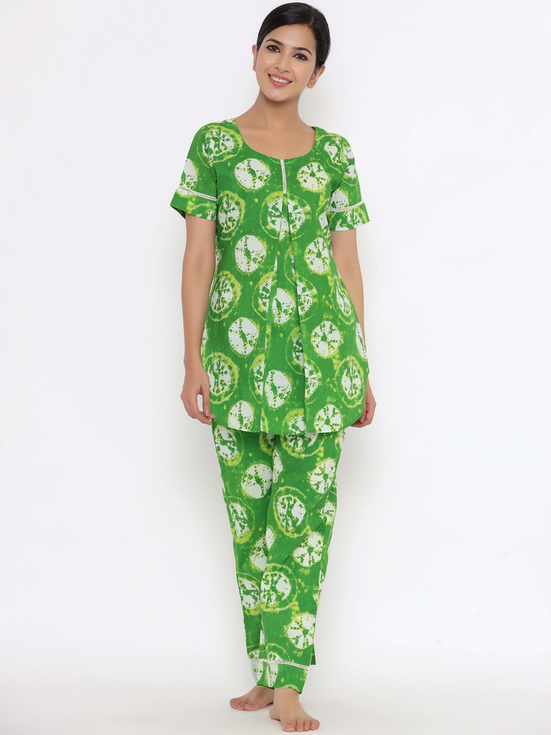 

Indian Virasat Women Green & White Printed Night suit