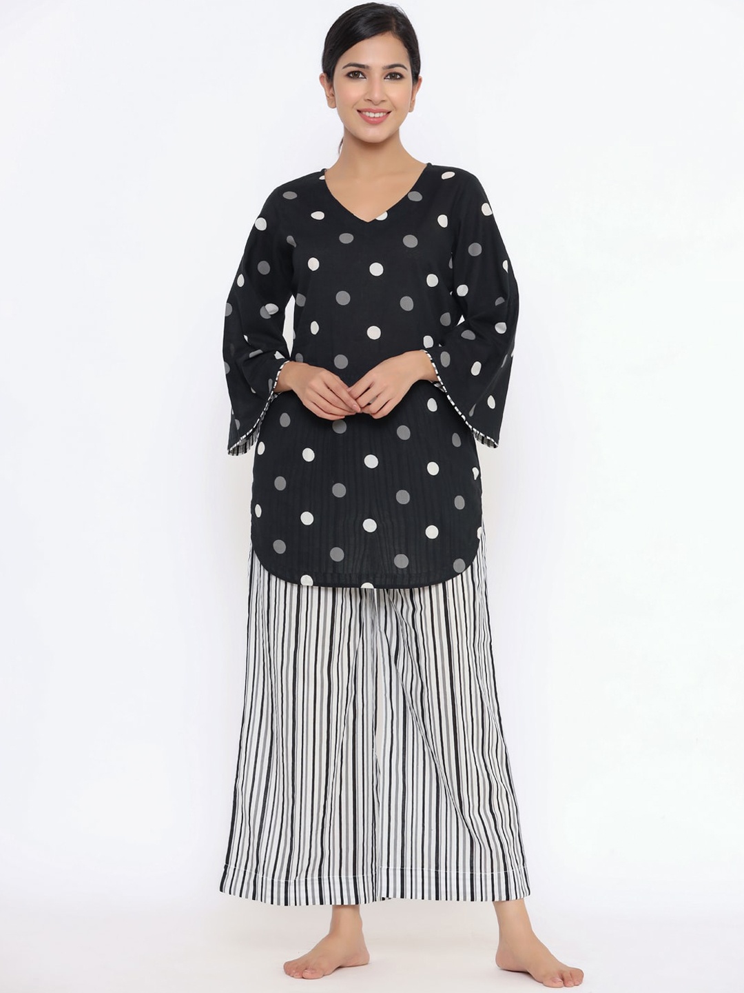 

Indian Virasat Women Black & White Printed Pure Cotton Night Suit