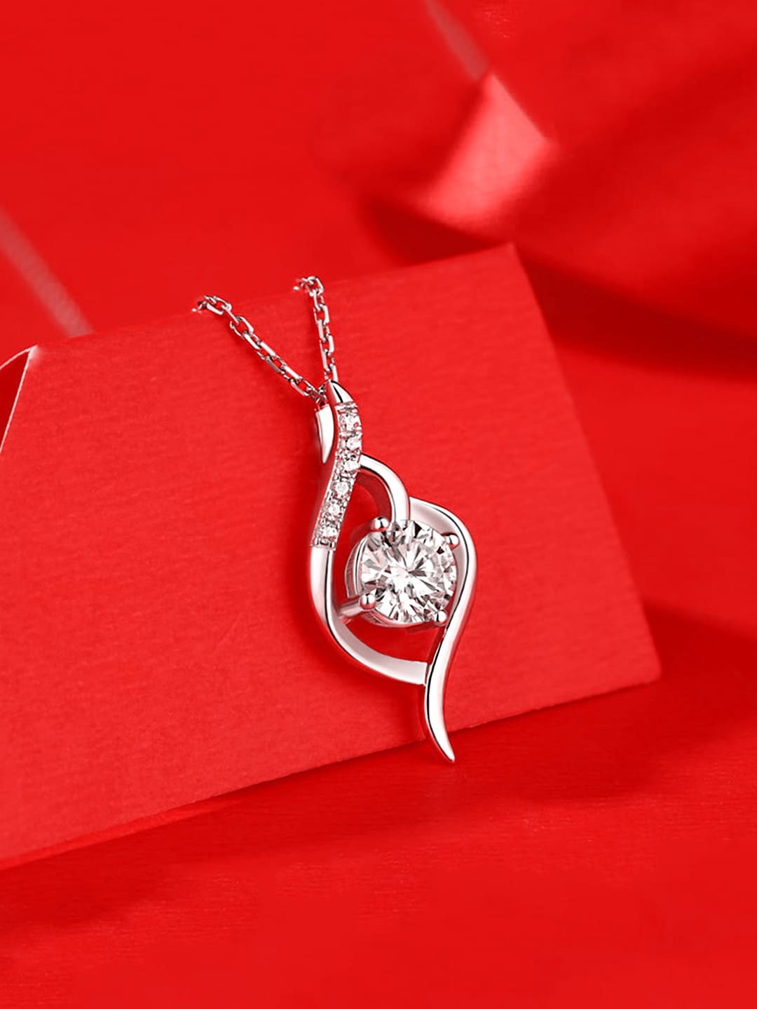 

Yellow Chimes 92.5 Sterling Silver Rhodium-Plated White Crystal Studded Pendant With Chain