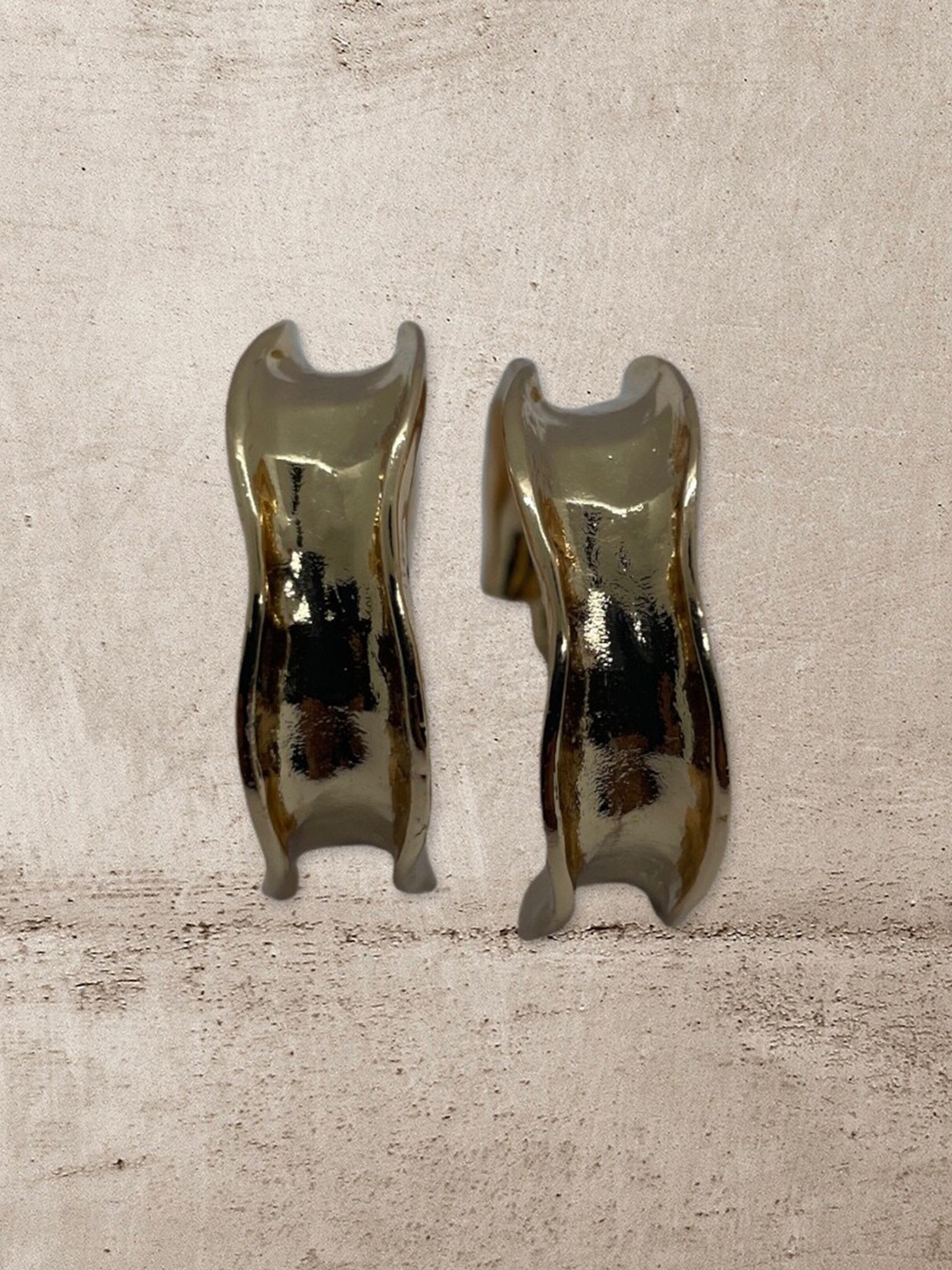 

justpeachy Gold-Toned Circular Half Hoop Earrings