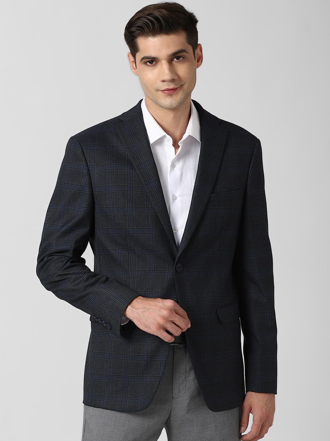 

Peter England Elite Men Black & Blue Checked Single-Breasted Slim-Fit Formal Blazer