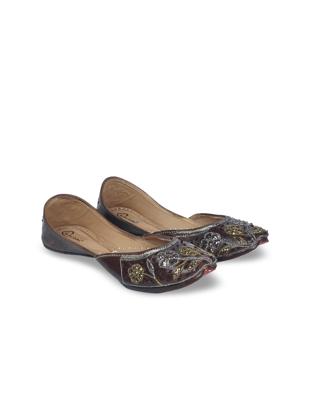 

The Desi Dulhan Women Brown Embellished Leather Ethnic Mojaris Flats