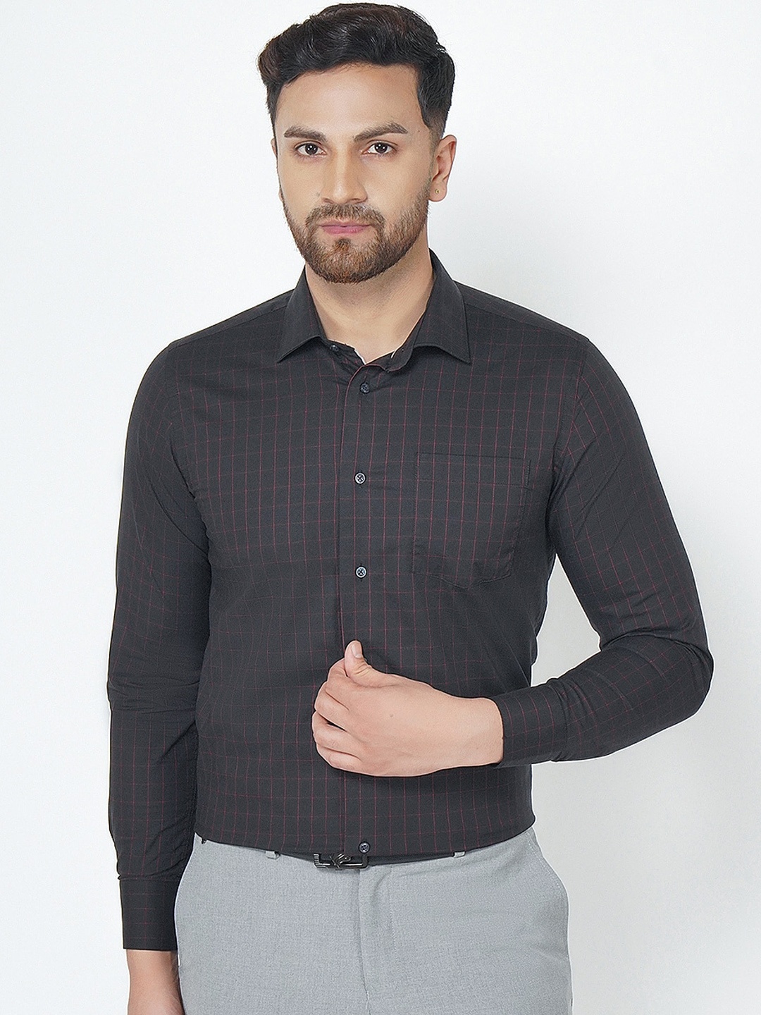 

Blackberrys Men Black & Red India Slim Fit Opaque Checked Pure Cotton Formal Shirt