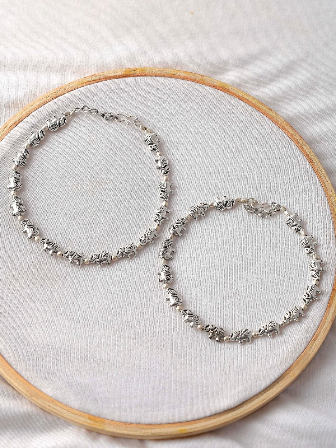 

Infuzze Woman Set of 2Oxidised Anklet, Silver