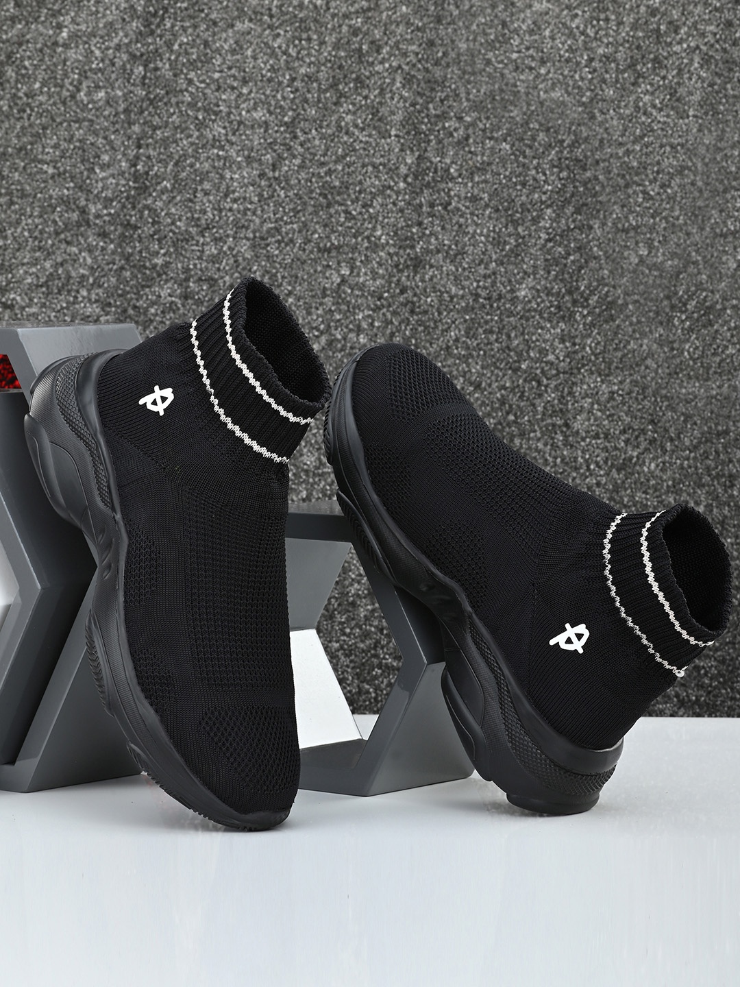 

Provogue Men Black Mesh Running Non-Marking Shoes