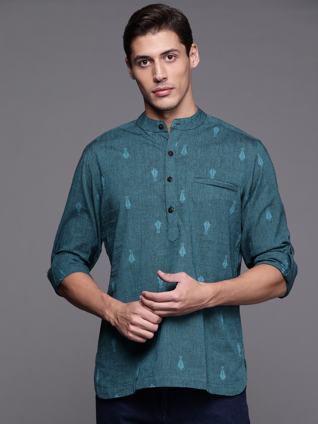 

Fabindia Men Blue Pure Cotton Slim Fit Self-Design Shirt