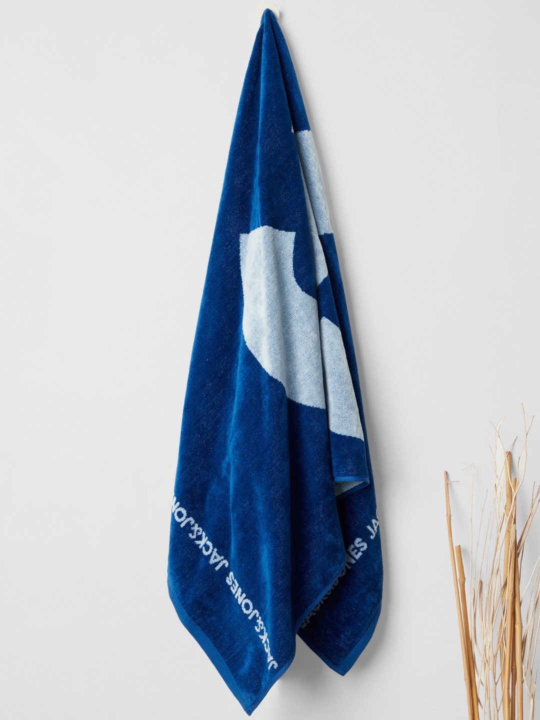 

Jack & Jones Men Blue Printed Cotton 500 GSM Bath Towel