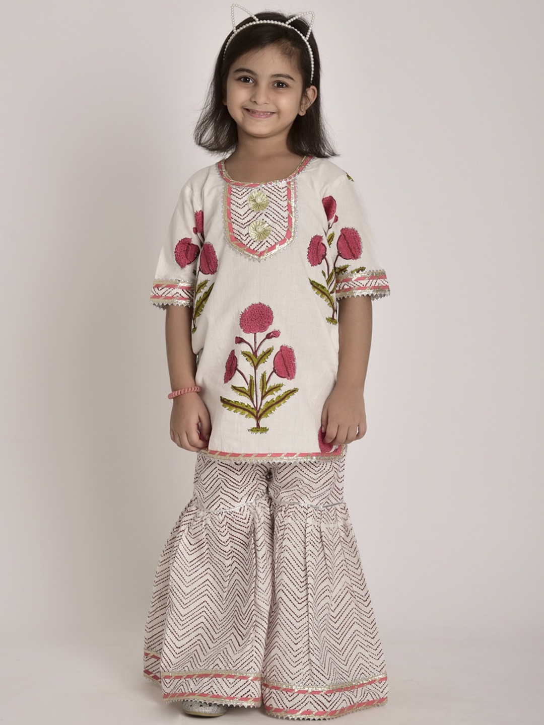 

CUTE LEMONS Girls Off White Floral Printed Regular Gotta Patti Pure Cotton Kurti with Sharara