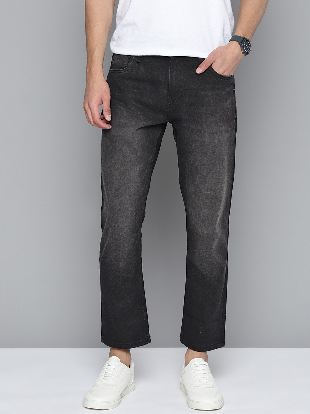 

Mast & Harbour Men Black Slim Fit Mildly Distressed Light Fade Stretchable Jeans