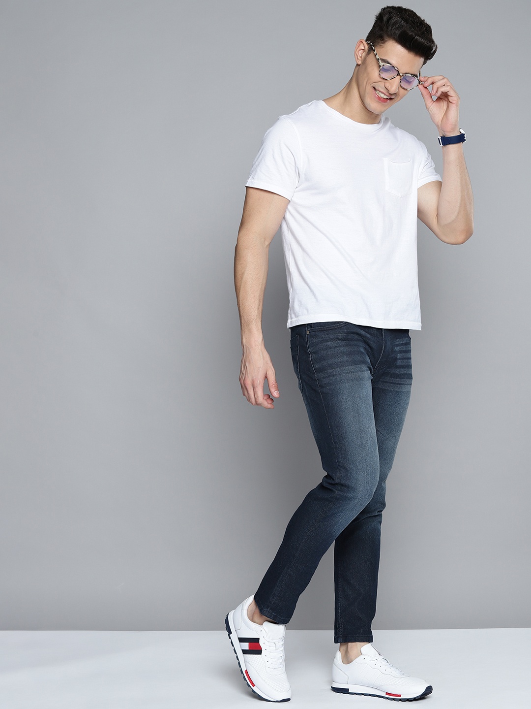 

Mast & Harbour Men Navy Blue Skinny Fit Light Fade Stretchable Jeans