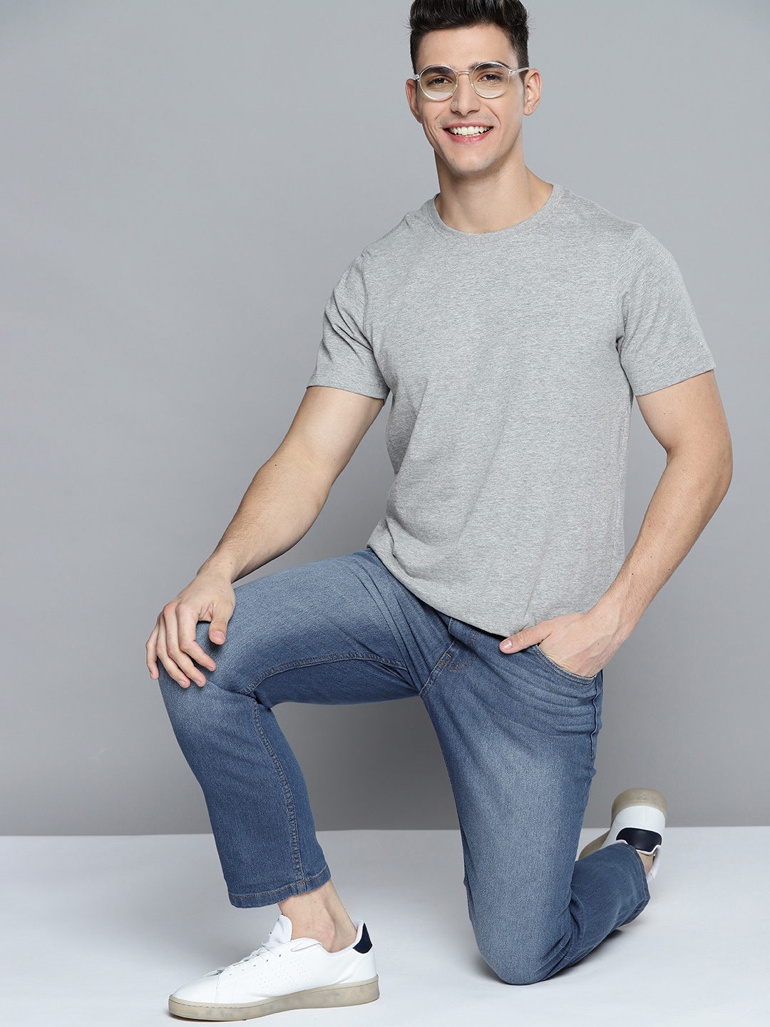 

Mast & Harbour Men Blue Slim Fit Light Fade Stretchable Jeans