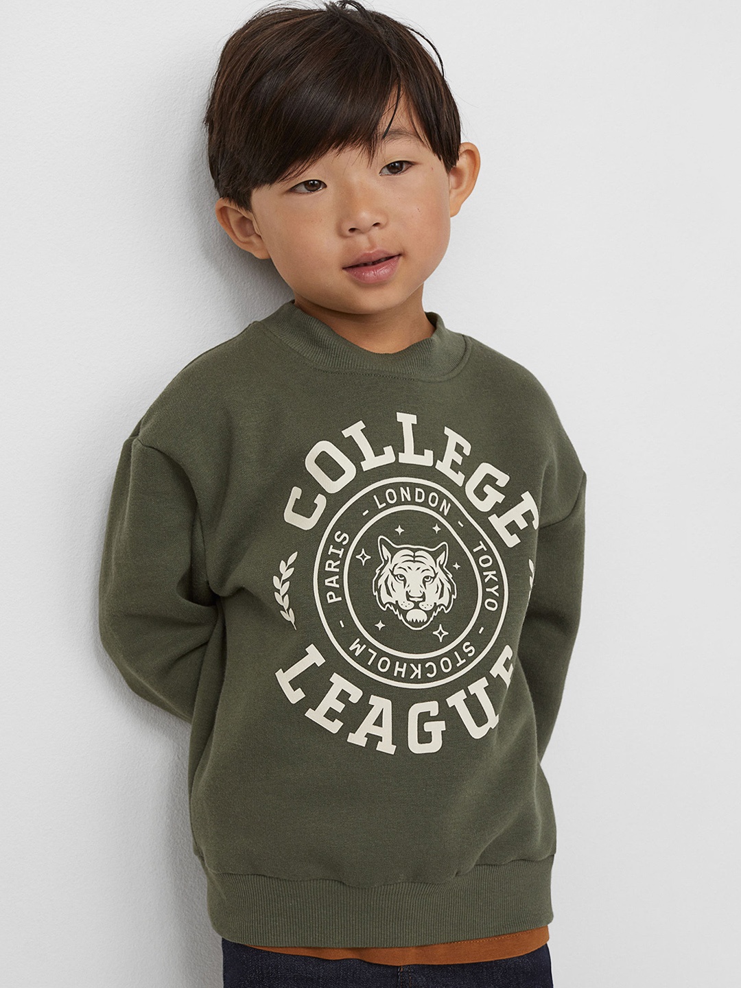 

H&M Boys Green Oversized Sweatshirt