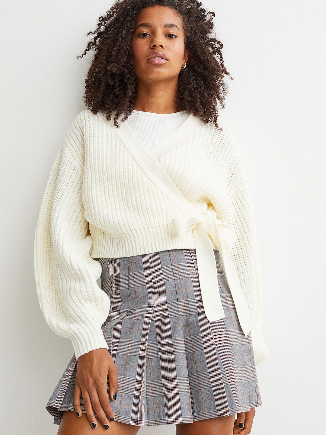 

H&M Woman White Knitted wrapover cardigan