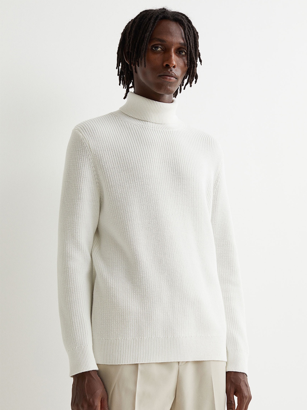 

H&M Men White Solid Regular Fit Polo-Neck Jumper