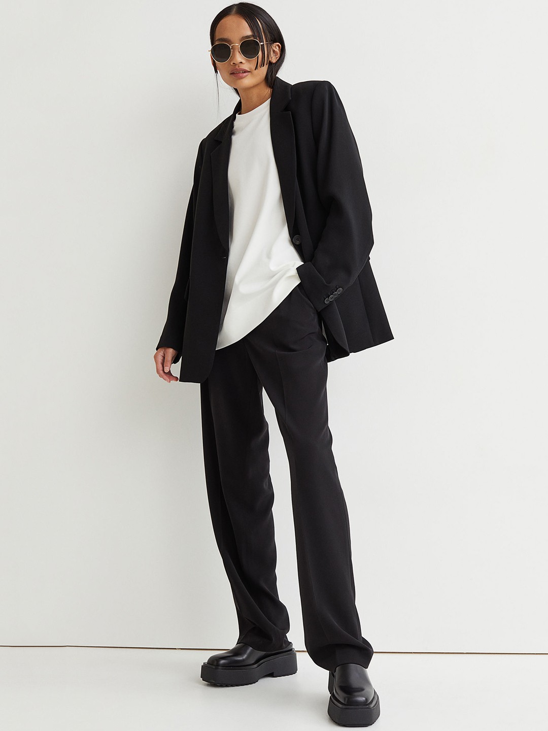 

H&M Woman Black Straight trousers