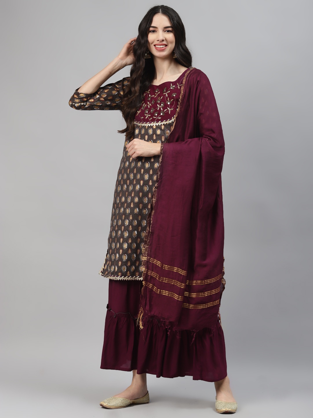 

HIGHLIGHT FASHION EXPORT Women Maroon Embroidered Regular Gotta Patti Kurta with Sharara
