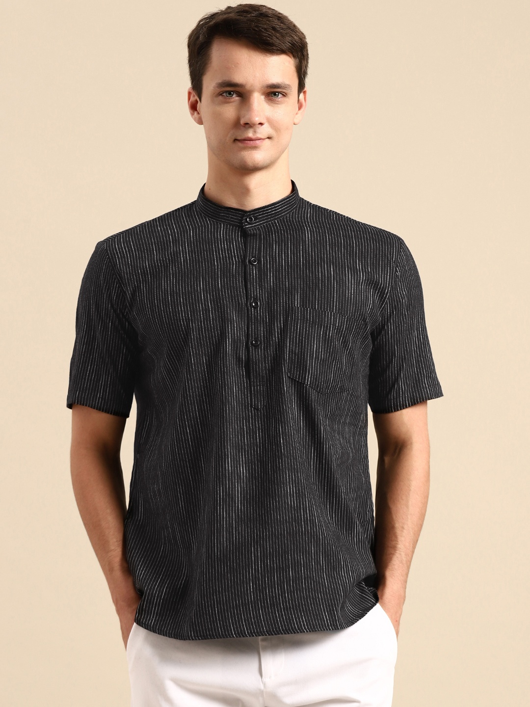 

RAJUBHAI HARGOVINDAS Men Black Striped Handloom Short Pure Cotton Kurta