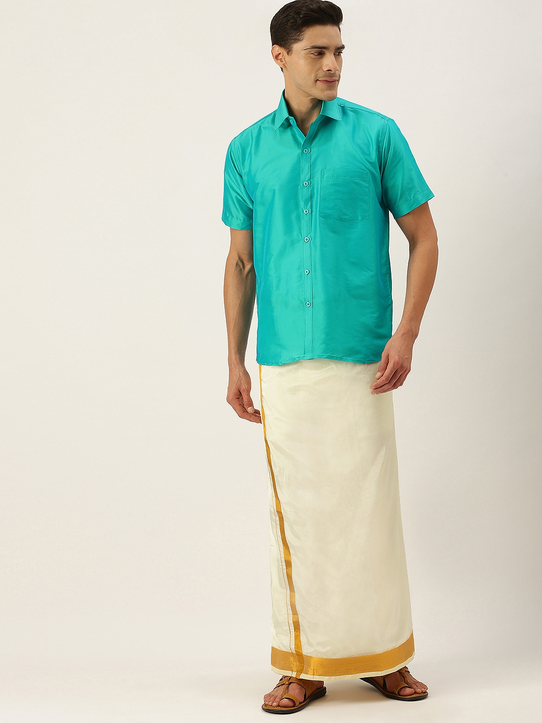 

THANGAMAGAN Men Turquoise Blue & Off White Solid Shirt with Vesthi