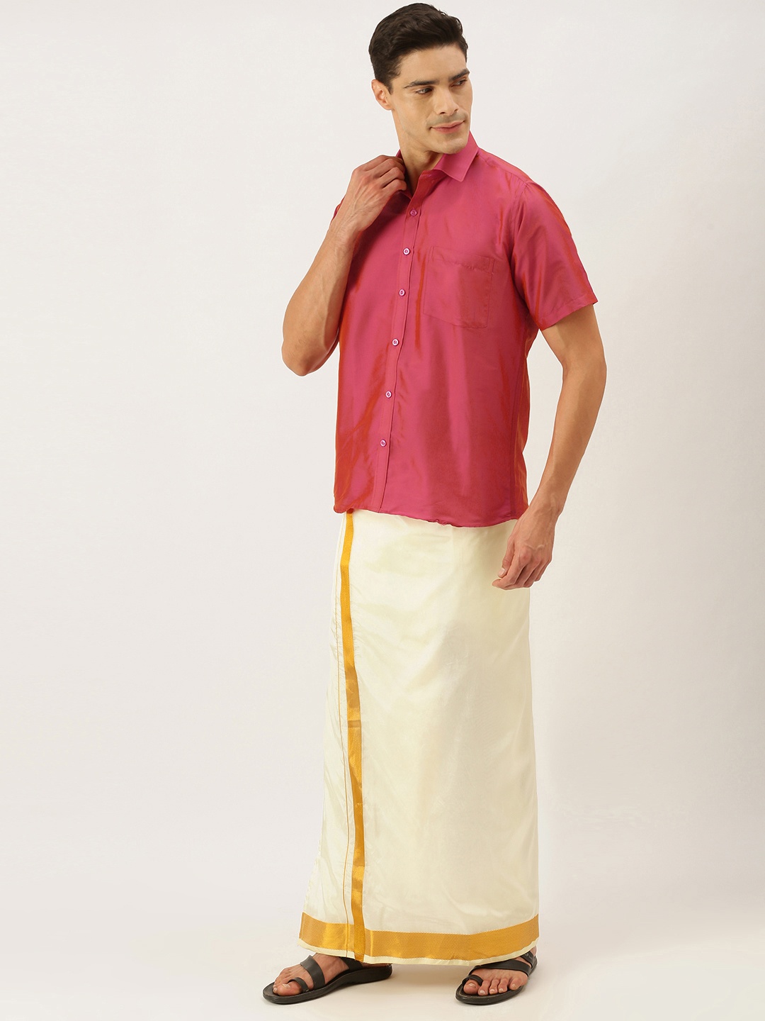 

THANGAMAGAN Men Pink & Off White Solid Shirt with Vesthi