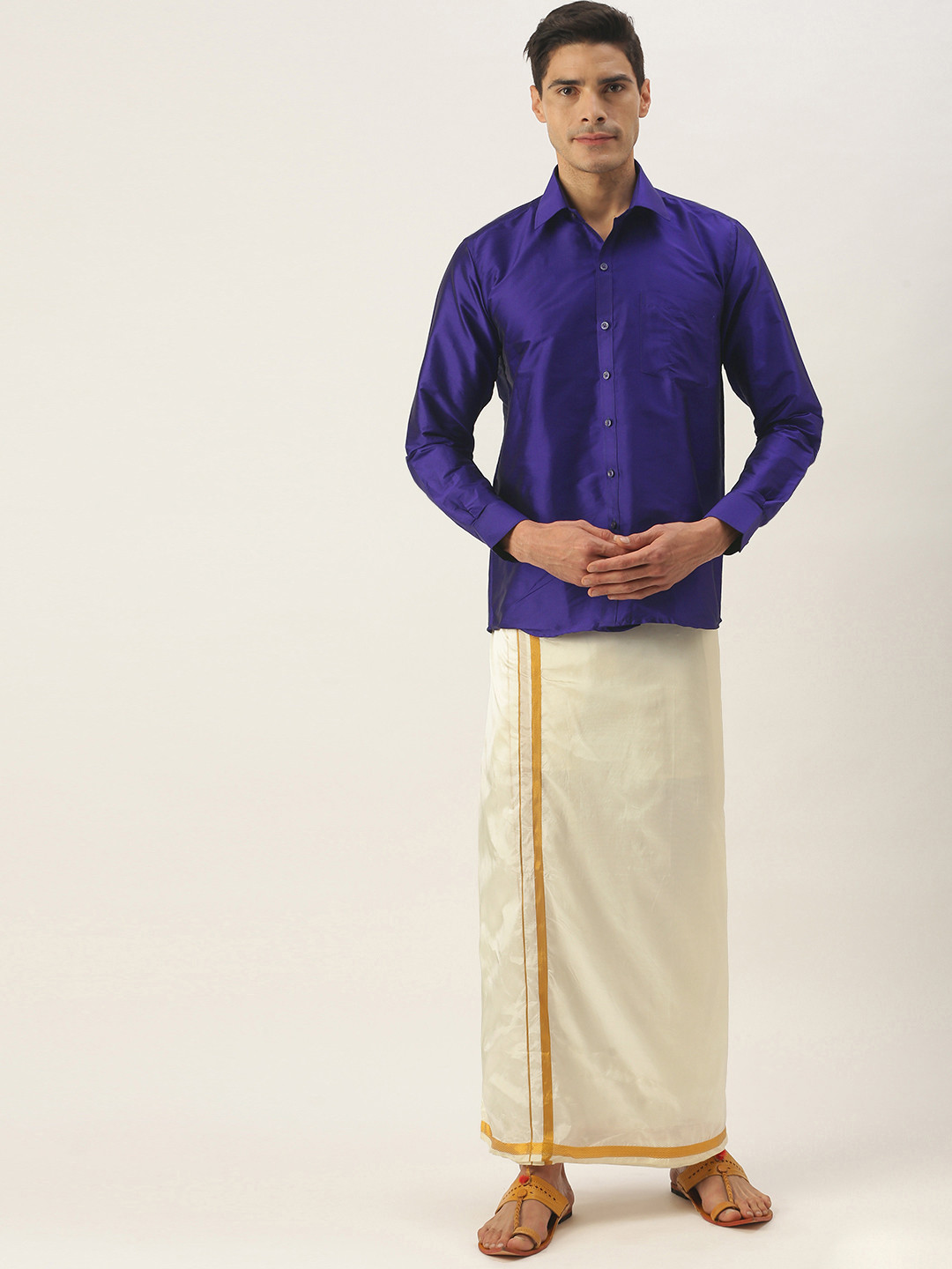 

THANGAMAGAN Men Violet & Off White Solid Shirt with Vesthi