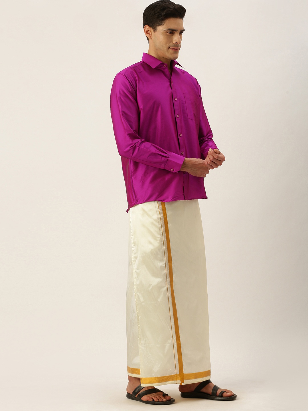 

THANGAMAGAN Men Magenta & Cream-Coloured Solid Shirt with Vesthi