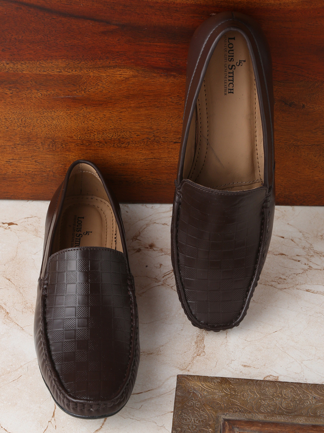 

LOUIS STITCH Men Brown Textured Handmade Leather Semi-Formal Loafers