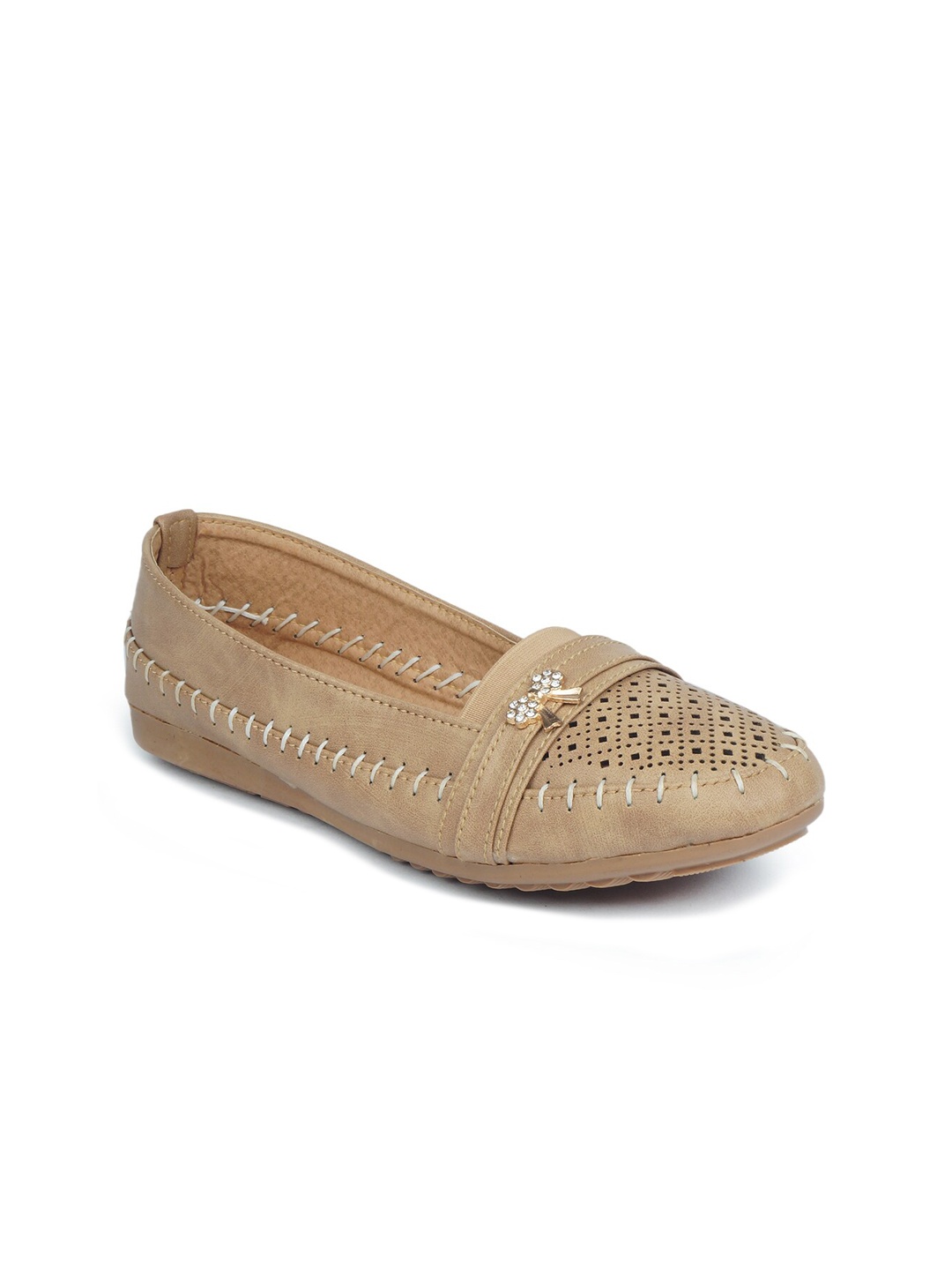 

The Desi Dulhan Women Cream-Coloured Leather Ballerinas with Laser Cuts Flats