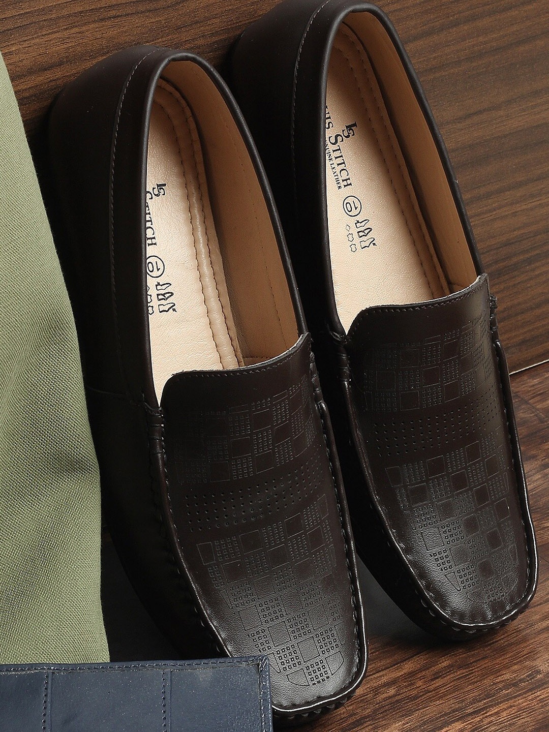 

LOUIS STITCH Men Brown Leather Loafers
