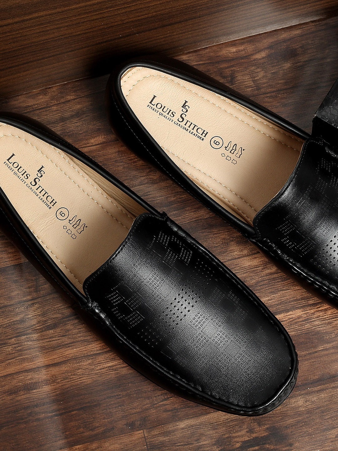 

LOUIS STITCH Men Black Perforations Leather Loafers