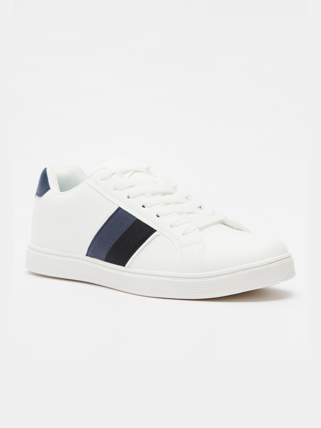 

shoexpress Men White Striped PU Sneakers