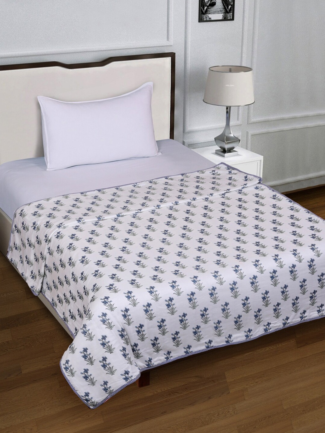 

ROMEE White & Blue Floral AC Room 300 GSM Reversible Cotton Single Bed Dohar