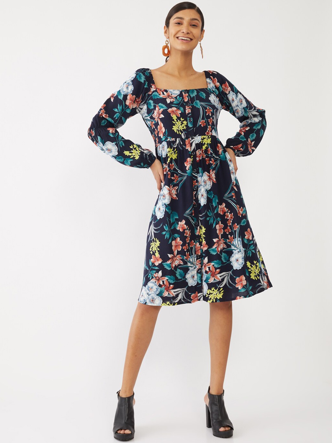 

Zink London Blue & Red Floral Dress