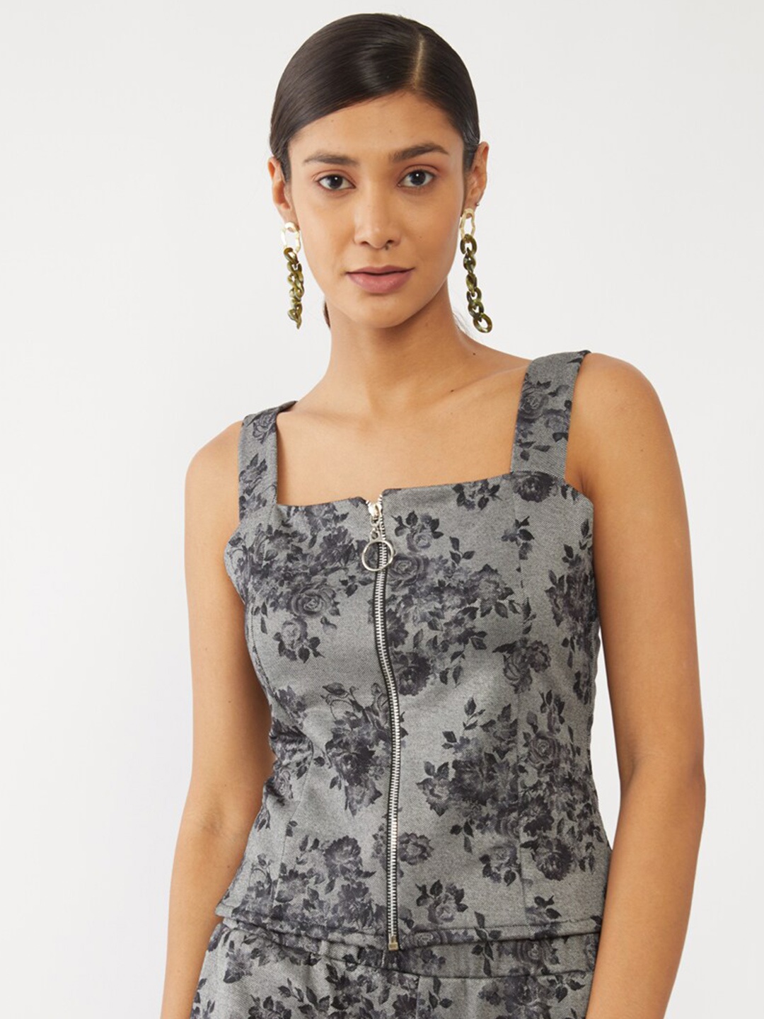 

Zink London Grey Floral Regular Top