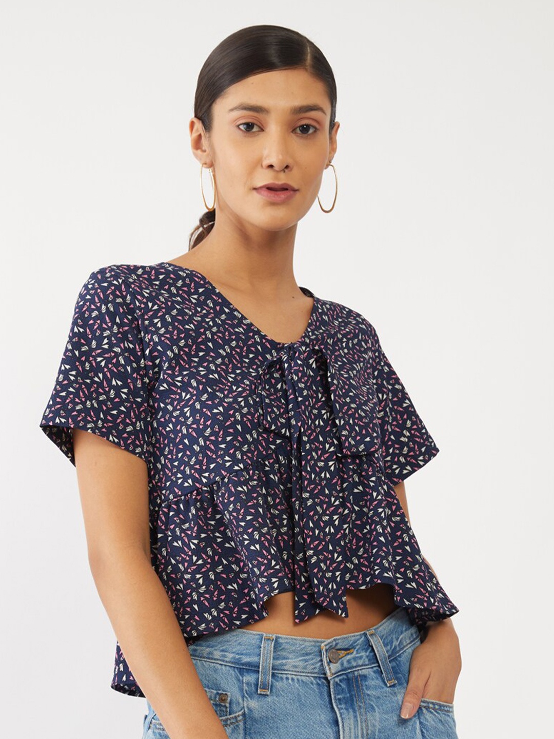 

Zink London Blue Floral Regular Crop Top