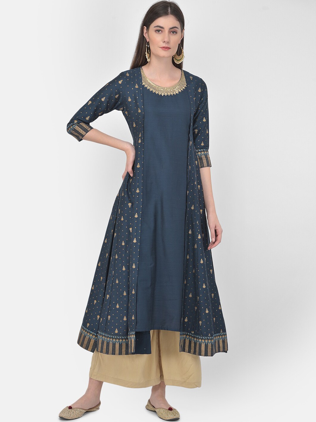 

Span Women Blue & Gold-Toned Floral Embroidered Thread Work Layered Anarkali Kurta